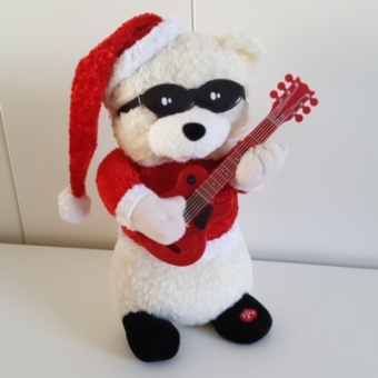Kerstbeer met gitaar
